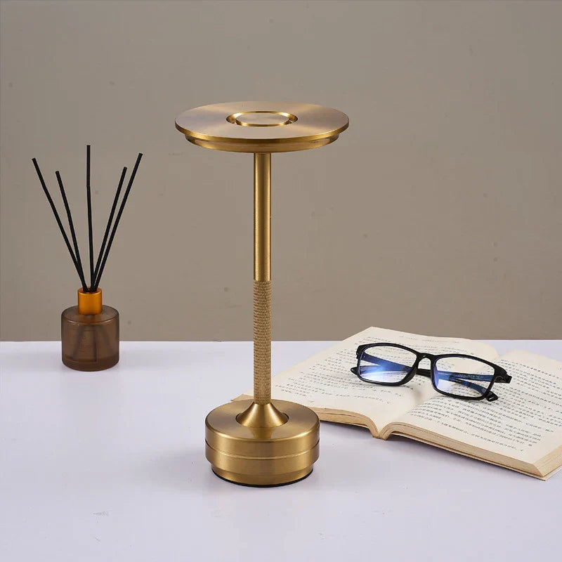 Luminária De Mesa Sem Fio Dimerizável Áurea