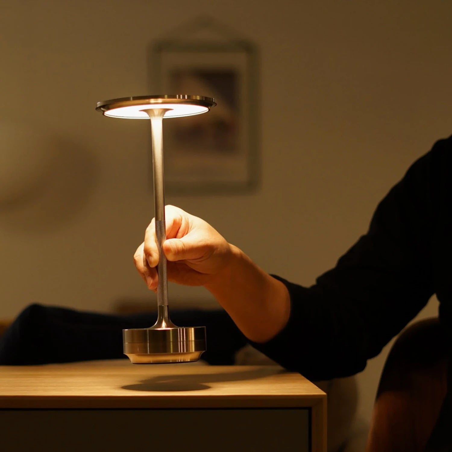 Luminária De Mesa Sem Fio Dimerizável Áurea